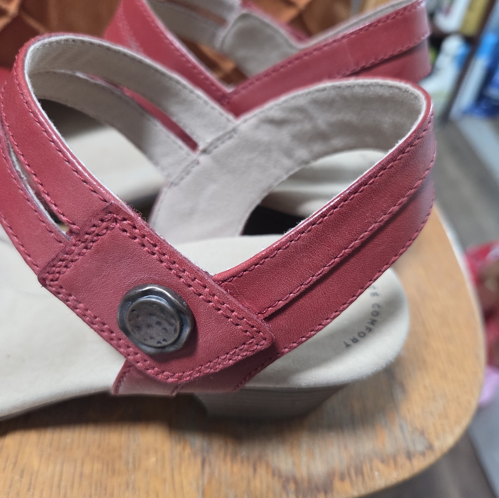 Clarks Collection Womens Valarie Rally Pump or Closed Toe Sandals 10 Red Leather - Picture 10 of 10